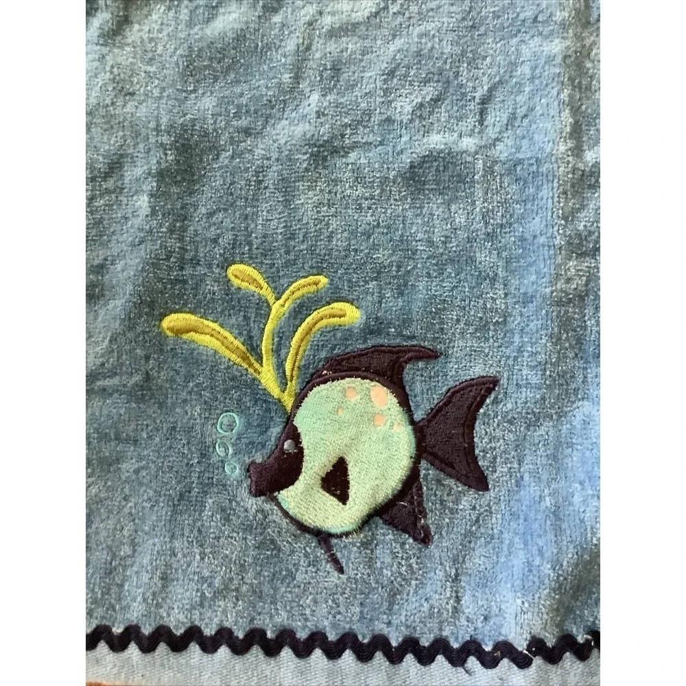 Embroidered Fish Bubble Beach Hand‎ Towel 100% Cotton 16x24